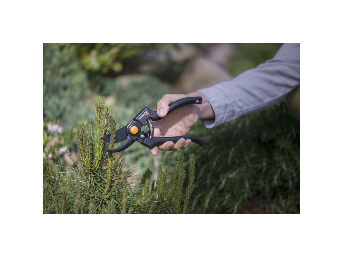 Секатор садовый профессиональный FISKARS