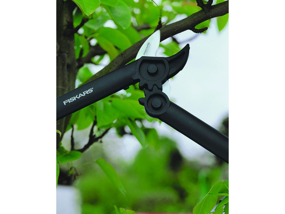 Сучкорез контактный L31 FISKARS PowerGear малый