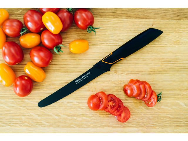 Нож для томатов 13 см Edge Fiskars