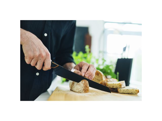 Нож для хлеба 23 см Edge Fiskars