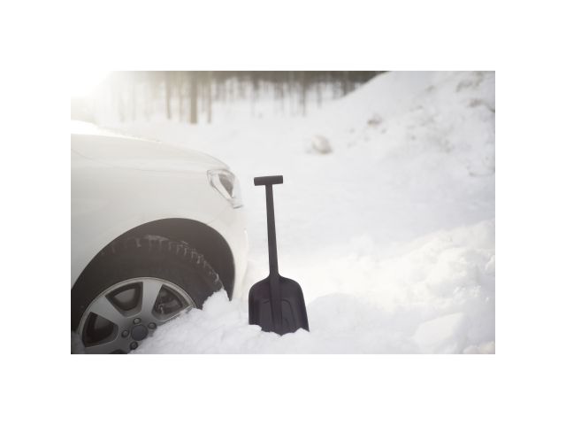 Лопата снеговая автомобильная Solid FISKARS (215х260)