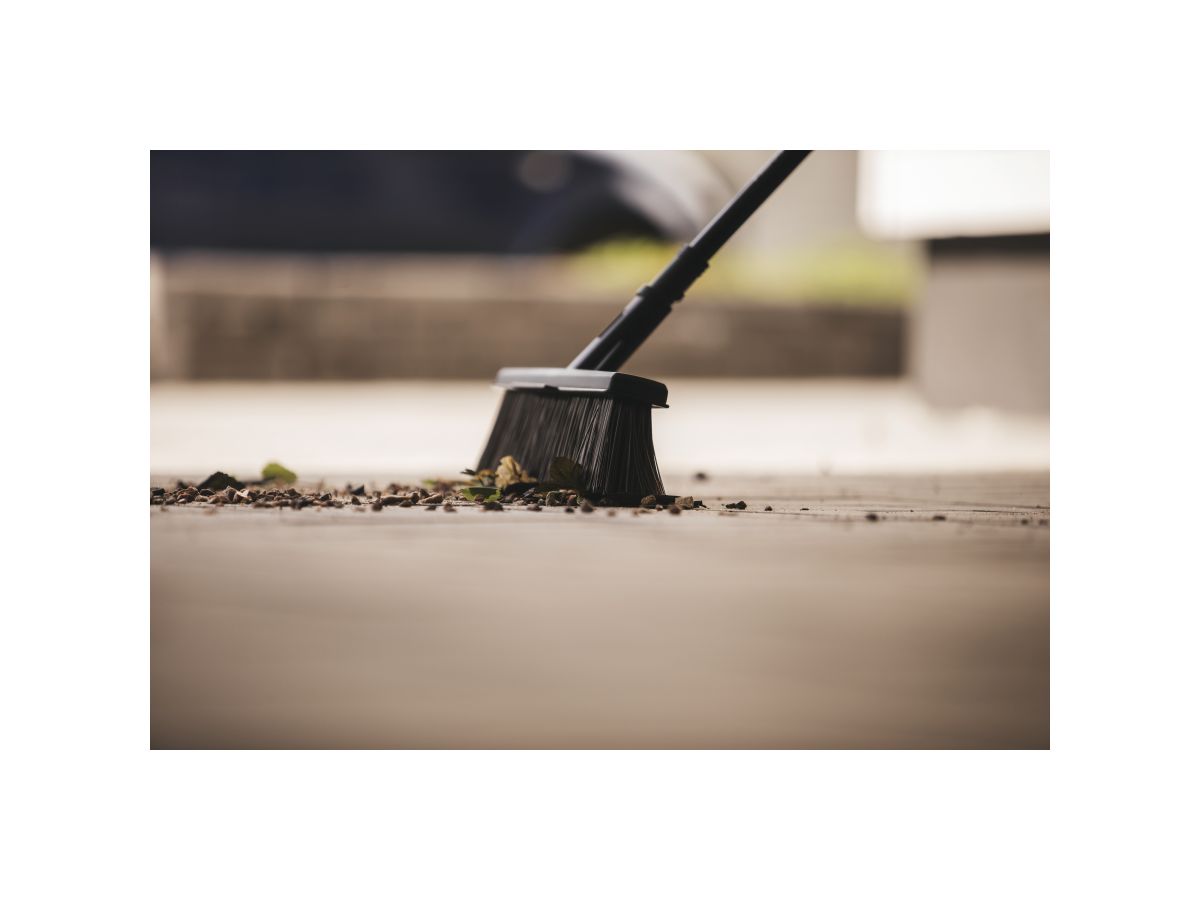 Щетка М Solid без черенка FISKARS
