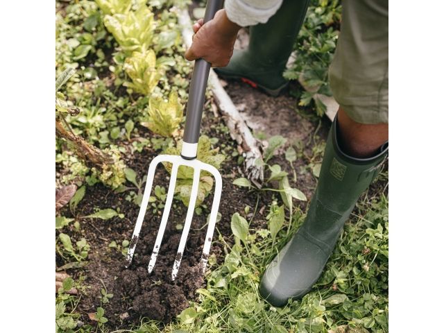 Вилы садовые White FISKARS