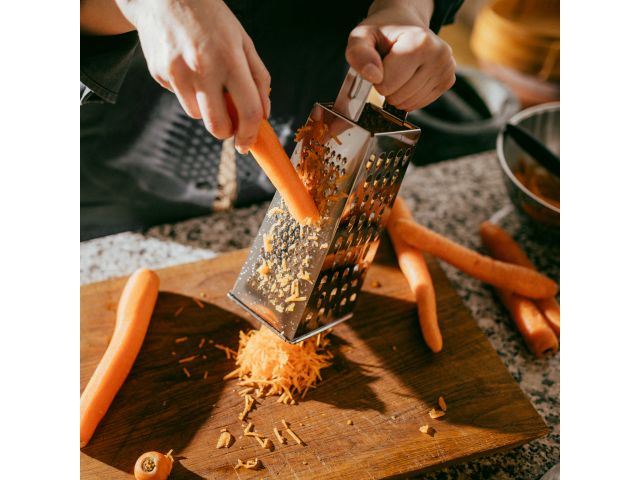 Терка 4-сторонняя Essential Fiskars