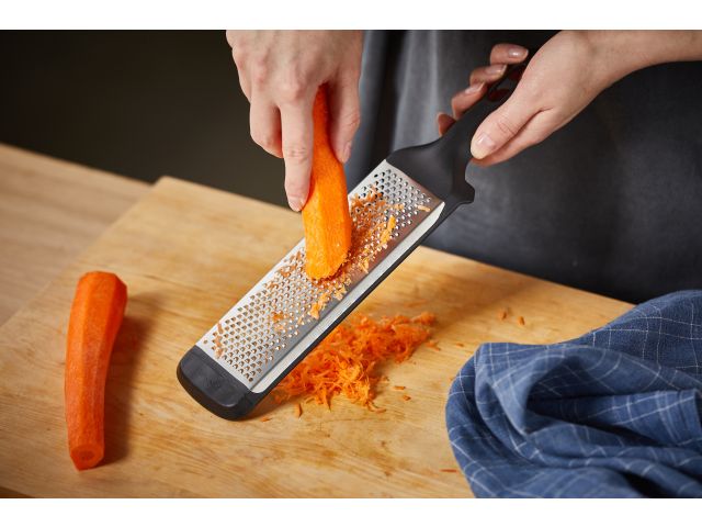 Терка мелкая Functional Form  Fiskars