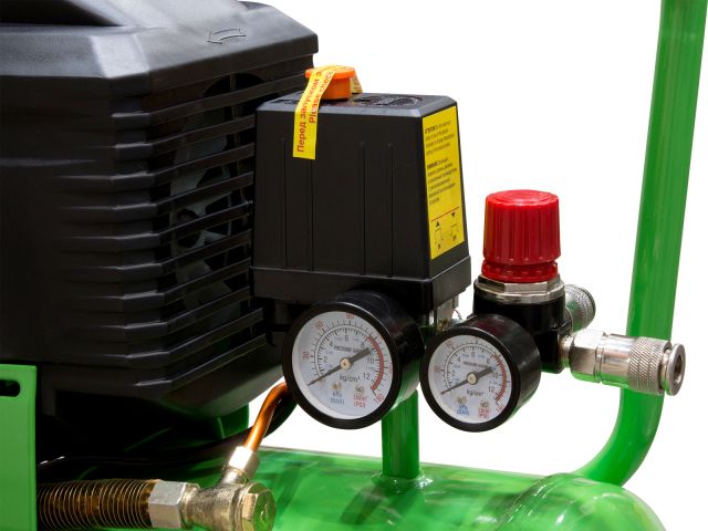 Компрессор ECO AE-251-4 коаксиальный (260 л/мин, 8 атм, коаксиальный, масляный, ресив. 24 л, 220 В, 1.80 кВт)