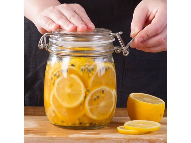 Банка для сыпучих продуктов стеклянная WECKER (Веккер) 750 мл, PERFECTO LINEA (Банка с бугельным замком 750 мл)