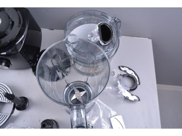 Кухонный комбайн  AFP-947 NORMANN уцененный (0016365888) (1000 Вт; регул.скор.; 12 функций; блендер 1.8 л; чаша чоп. 2 л; терка для драников