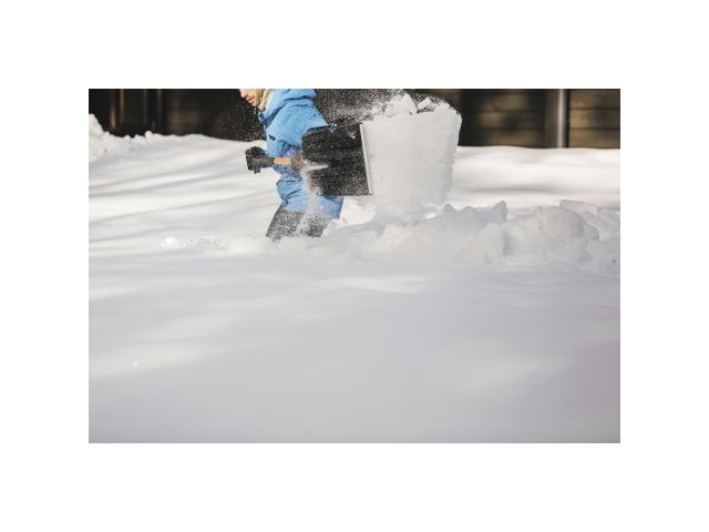 Лопата снеговая телескопическая X-series FISKARS (360х455)