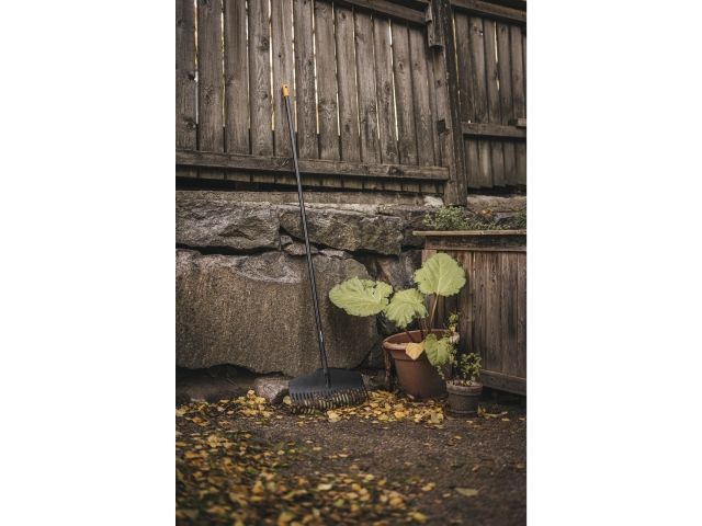 Грабли для листьев M Solid FISKARS