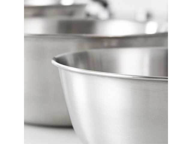 Миска для взбивания из нерж. стали, диаметр 24.5 см, с мерной шкалой, серия CHEF, PERFECTO LINEA (24.5х10.5см., 2800 мл)