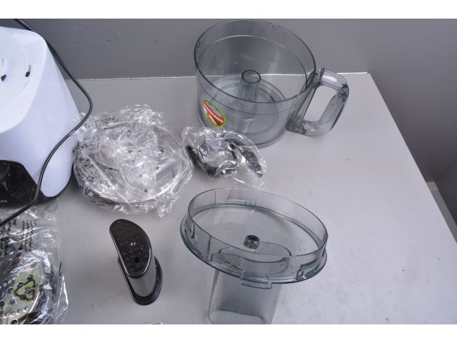 Кухонный комбайн  AFP-949 NORMANN уцененный (0566364420) (1000 Вт; регул.скор.; 9 функций; чаша чоп. 2 л; терка для драников)