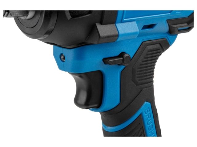 Аккум. ударный гайковерт BULL SC 1804 в чем. XLTpro БЕСЩЕТ., 18 В, 400 Н*м, 1/2", 1х4 А*ч, з/у 4 А (вес 2.0 кг)