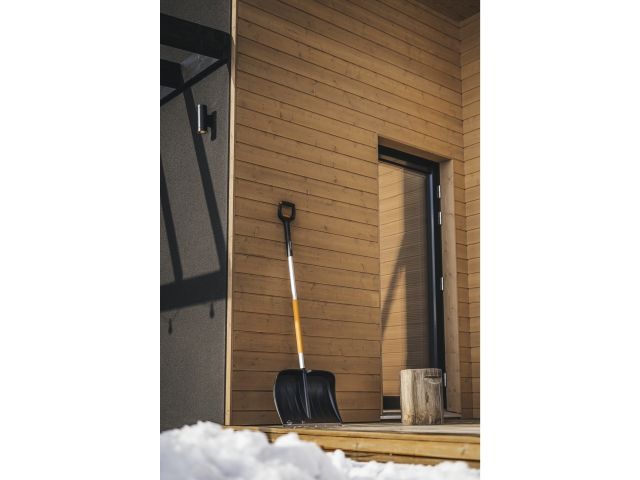 Лопата (скрепер) для уборки снега телескопическая X-series FISKARS (530х385)