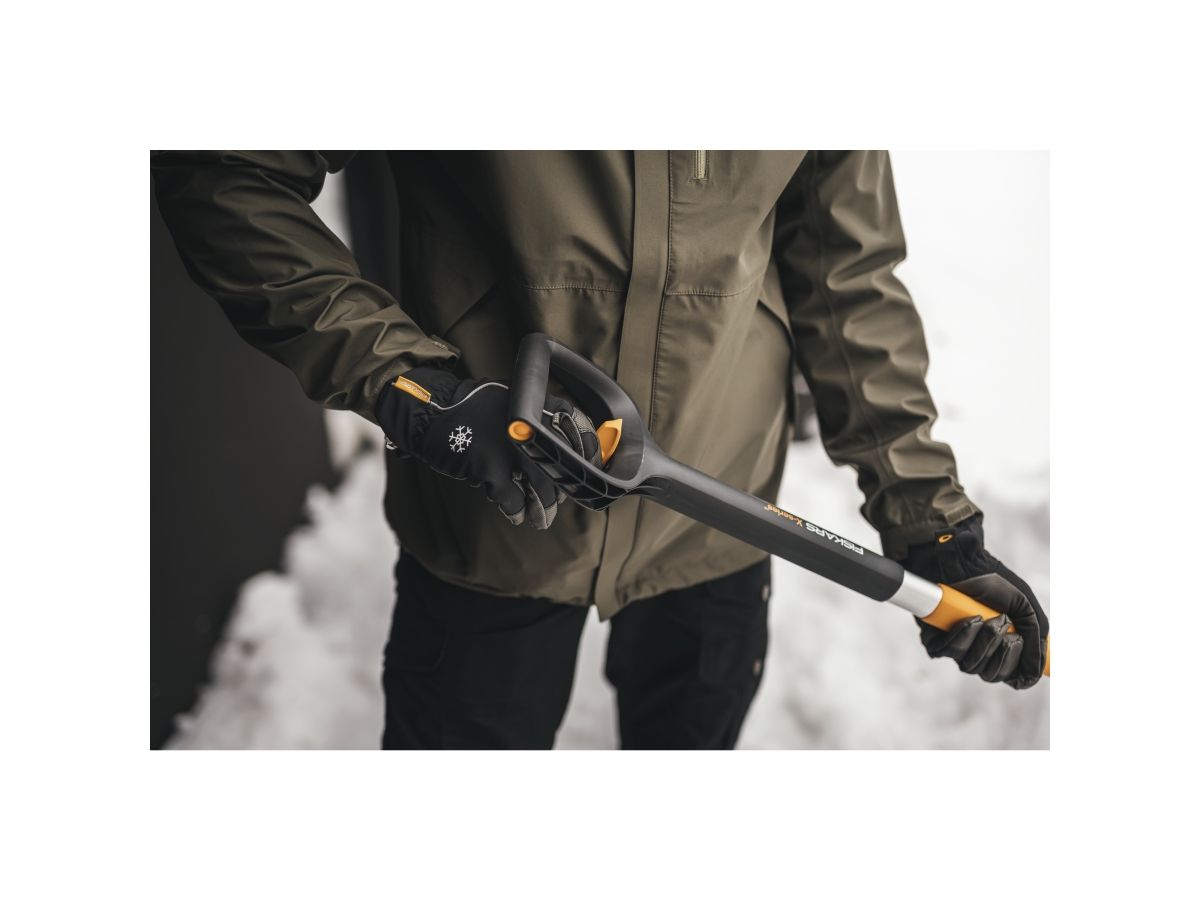 Лопата (скрепер) для уборки снега телескопическая X-series FISKARS