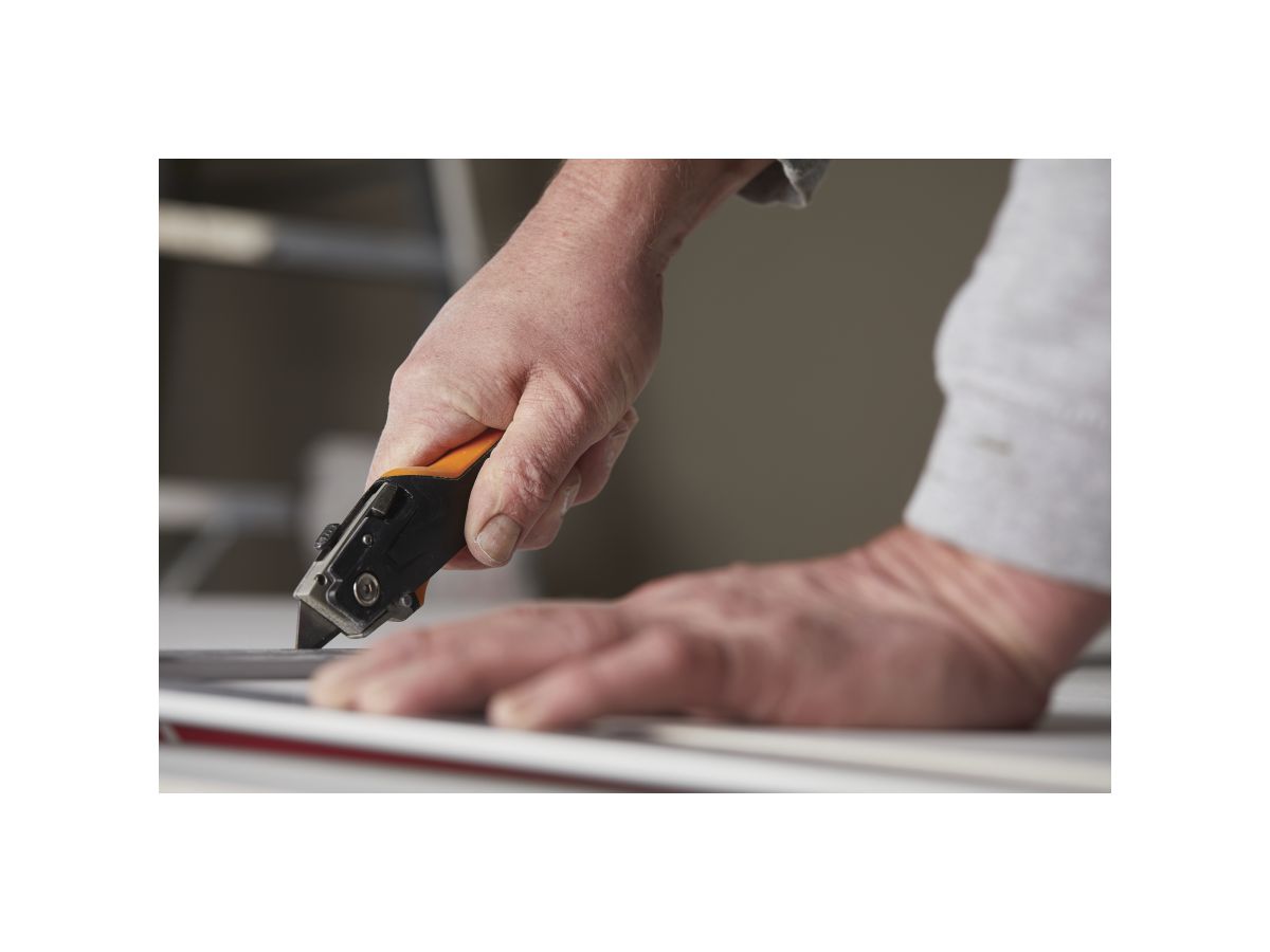 Нож для гипсокартона со сменным лезвием CarbonMax FISKARS
