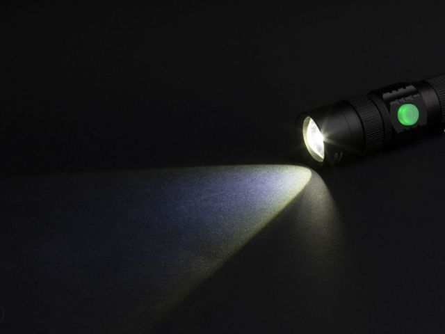 Фонарь ручной светодиодный аккум. ZOOM 8Вт ЮПИТЕР (USB A - Type-C кабель в комплекте)