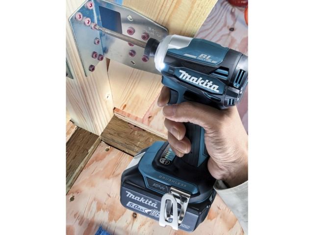 Аккум. шуруповерт MAKITA LXT DTD 172 RTJ MAKPAC (18.0 В, 2 акк 5,0  А/ч., Li-Ion, 4 скор., 180 Нм,)