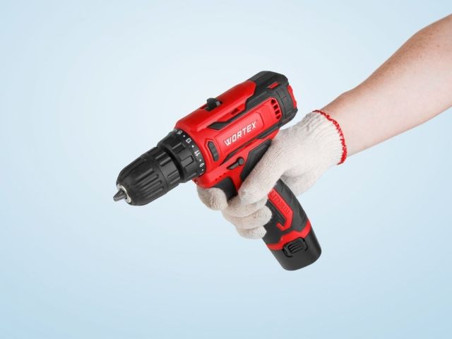 Аккум. дрель-шуруповерт WORTEX BD 1220 Li в чем. 12 В, 30 Н*м, 2х1.5 А*ч, БЗП 10 мм (шурупы до 6 мм)