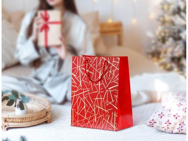 Пакет подарочный с ручками, 32х26х12 см., красный, серия Emma, PERFECTO LINEA