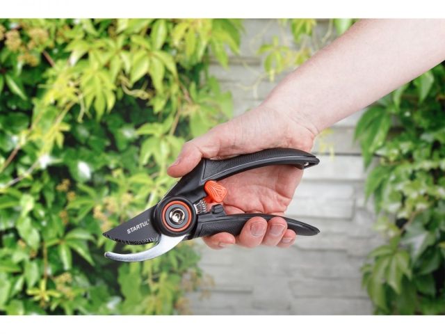 Секатор плоскостной 21см STARTUL GARDEN (ST6410-02)