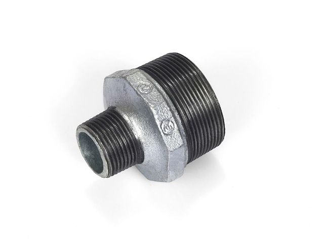 Ниппель ред. 1 1/2″ х 1″ нар.-нар. чугун оцинк., AV Engineering