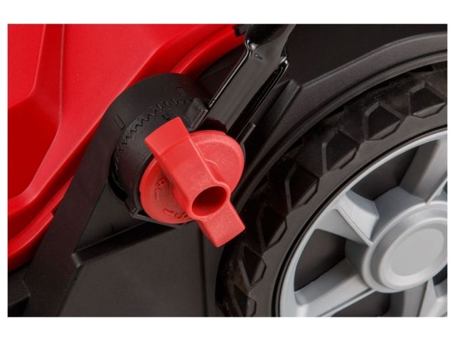 Подметальная машина механическая WORTEX HPS 6518 в кор. шир. 65 см. (Ручной привод, шир.: 65 см, мусоросборник 18 л.)