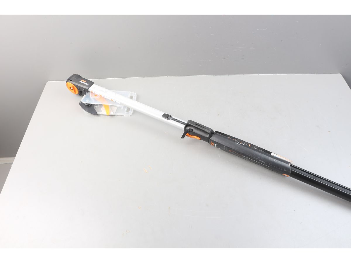 Сучкорез универсальный телескопический UPX86 FISKARS PowerGear уцененный (7579586640)