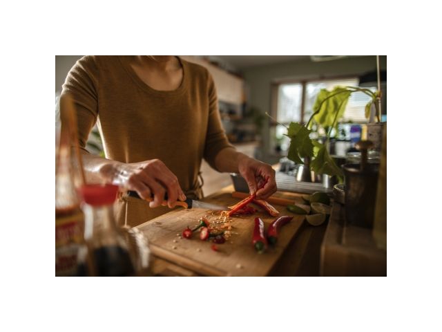 Нож для овощей 11 см Functional Form Fiskars