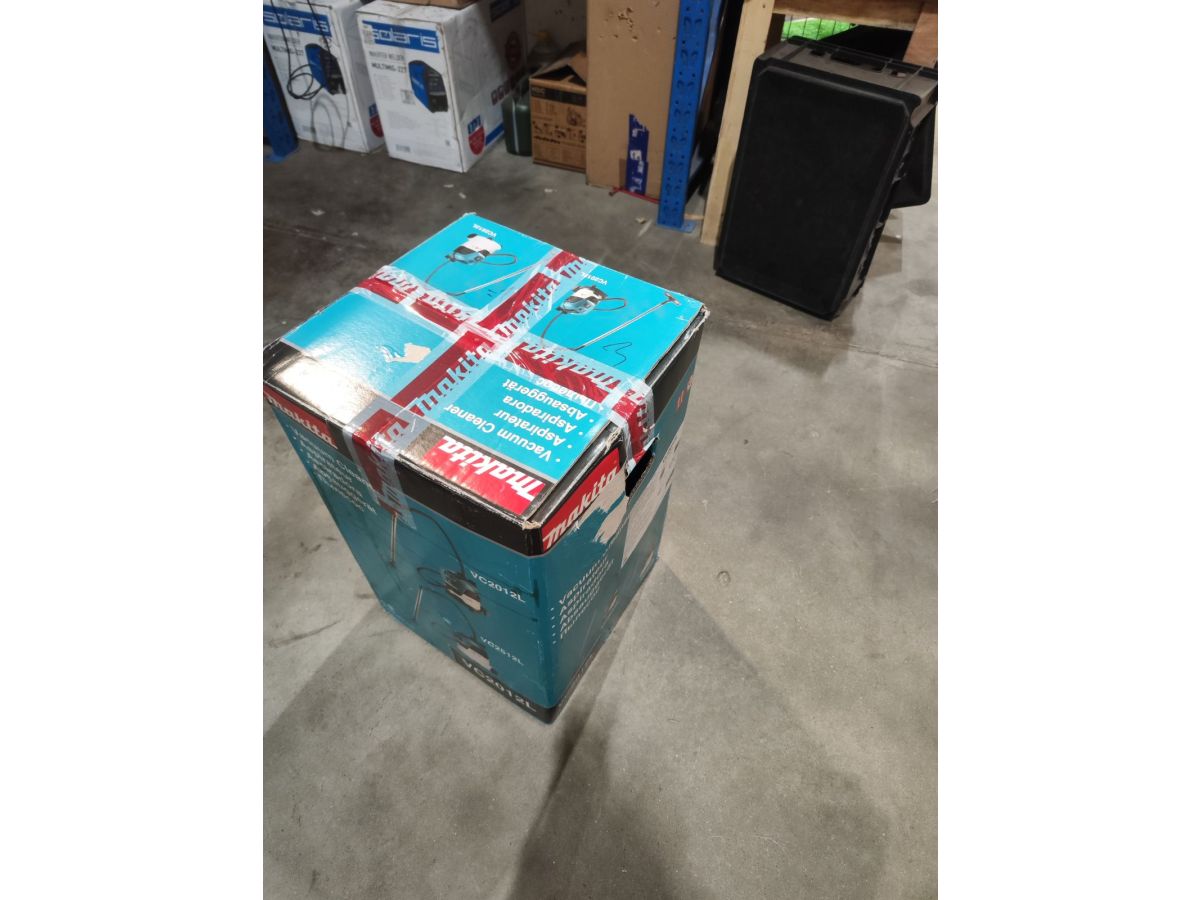 Пылесос MAKITA VC 2012 L уцененный (2595807536)