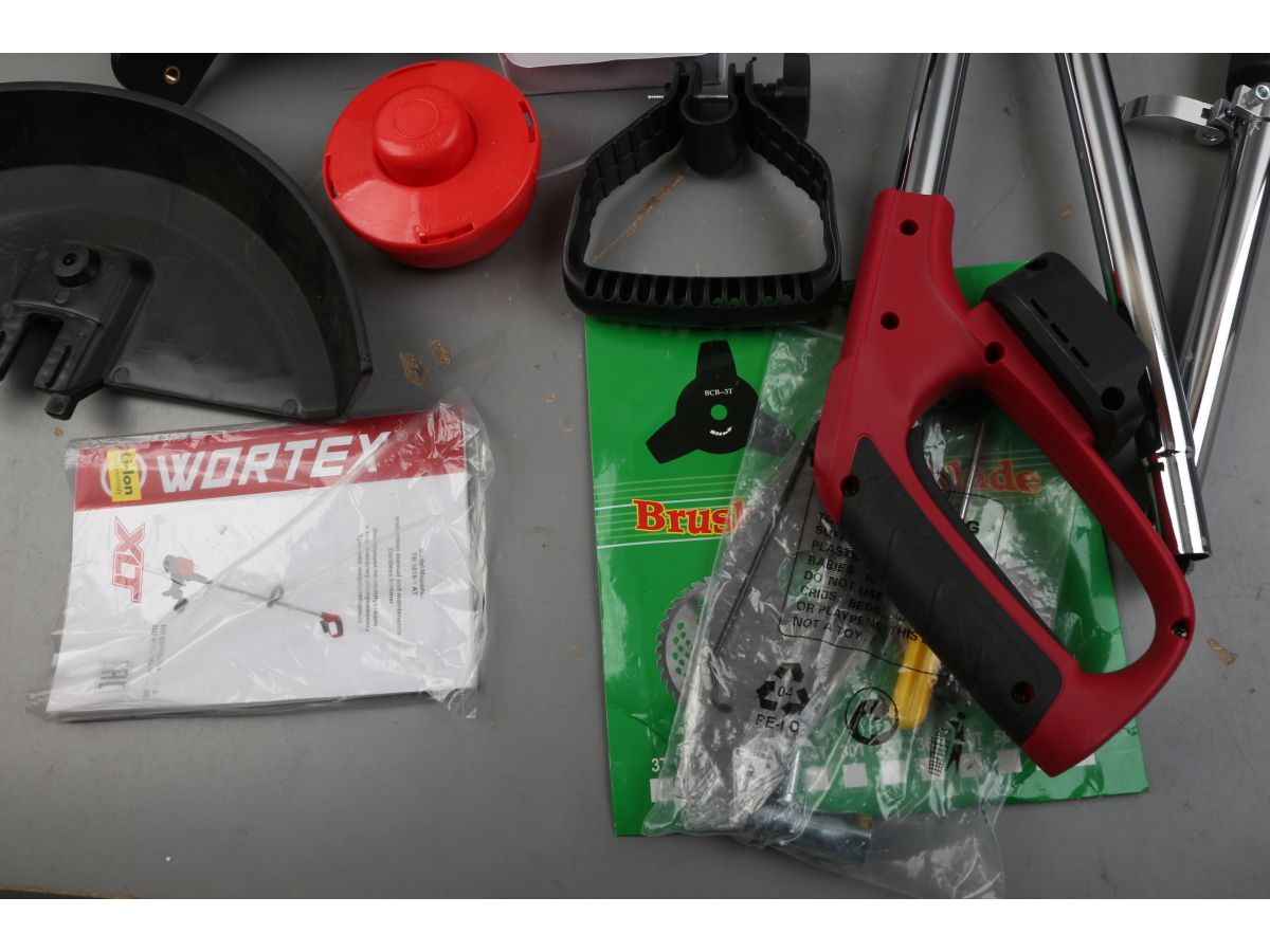Триммер аккум. WORTEX TB 3018-1 AT XLT SET 18В,1 акк., 2Ач,БЕСЩЁТ.ДВИГ.,шир.скаш.лес./нож 300/230