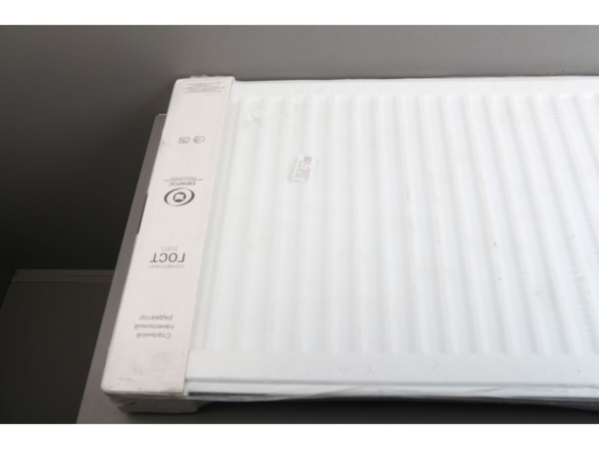 Радиатор панельный Royal Thermo COMPACT C11-500-1200 RAL9016 уцененный (0011438280)