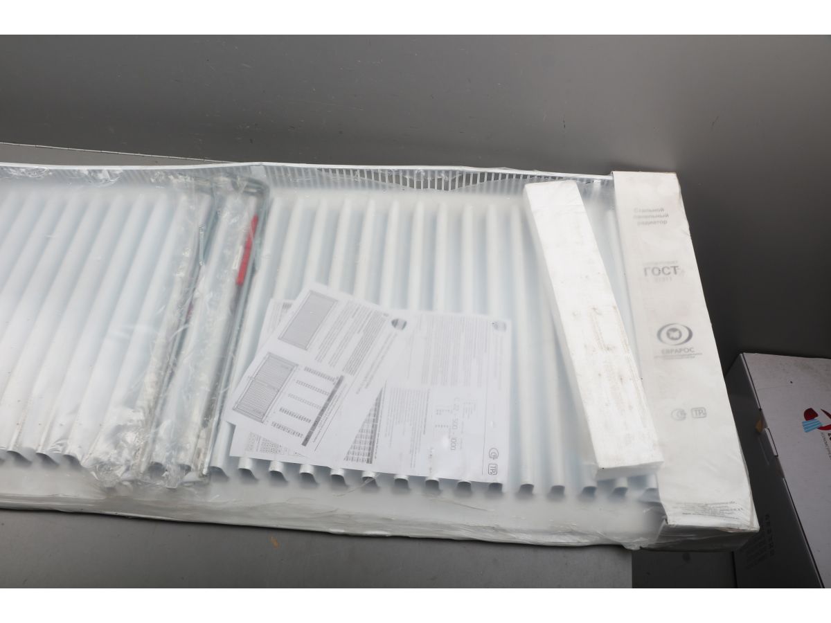 Радиатор панельный Royal Thermo COMPACT C11-500-1200 RAL9016 уцененный (0011438280)