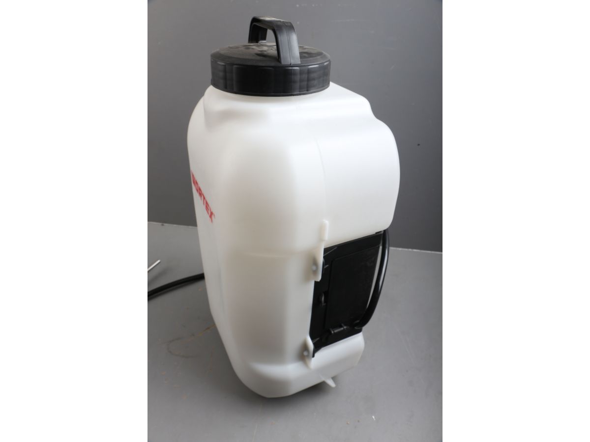 Аккум. опрыскиватель WORTEX KS 1690 Li 12В, 1 акк., 8 Ач, 16 л уцененный (0016048890)