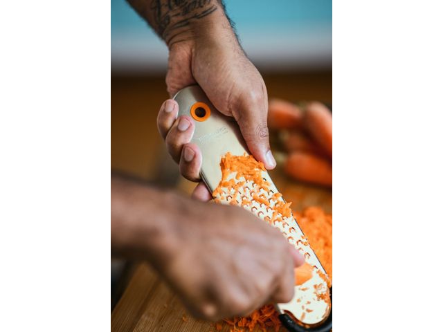 Терка крупнозернистая FF Fiskars