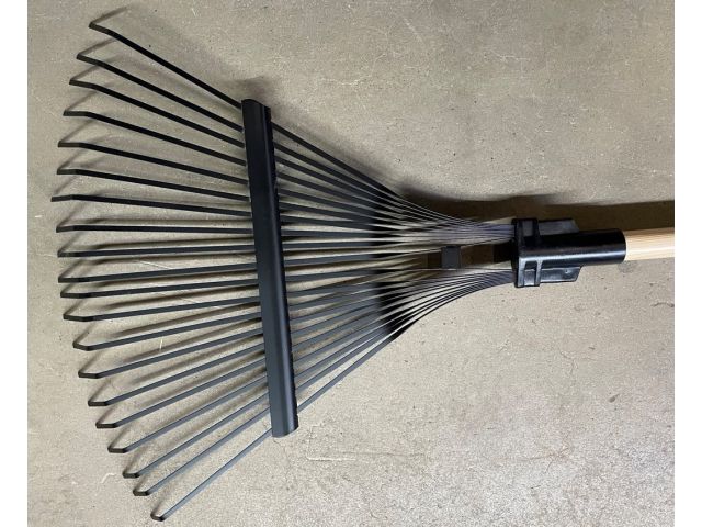 Грабли для листьев с чер. Prima FISKARS (веерные)