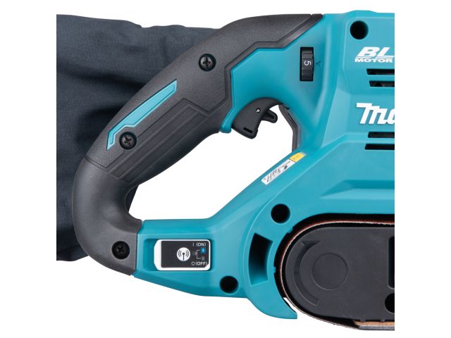 Аккум. ленточная шлифмашина MAKITA XGT BS001GZ в кор. (40.0 В, БЕЗ АККУМУЛЯТОРА, 533*75 мм, 120-470 м/мин, регул. об.)