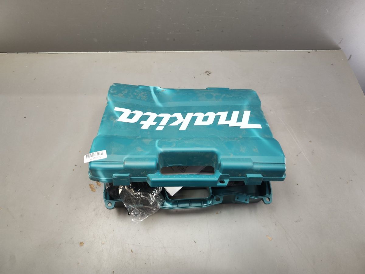 Аккум. дрель-шуруповерт MAKITA CXT DF 333 DWAE в чем. + набор бит уцененный (0221897312)
