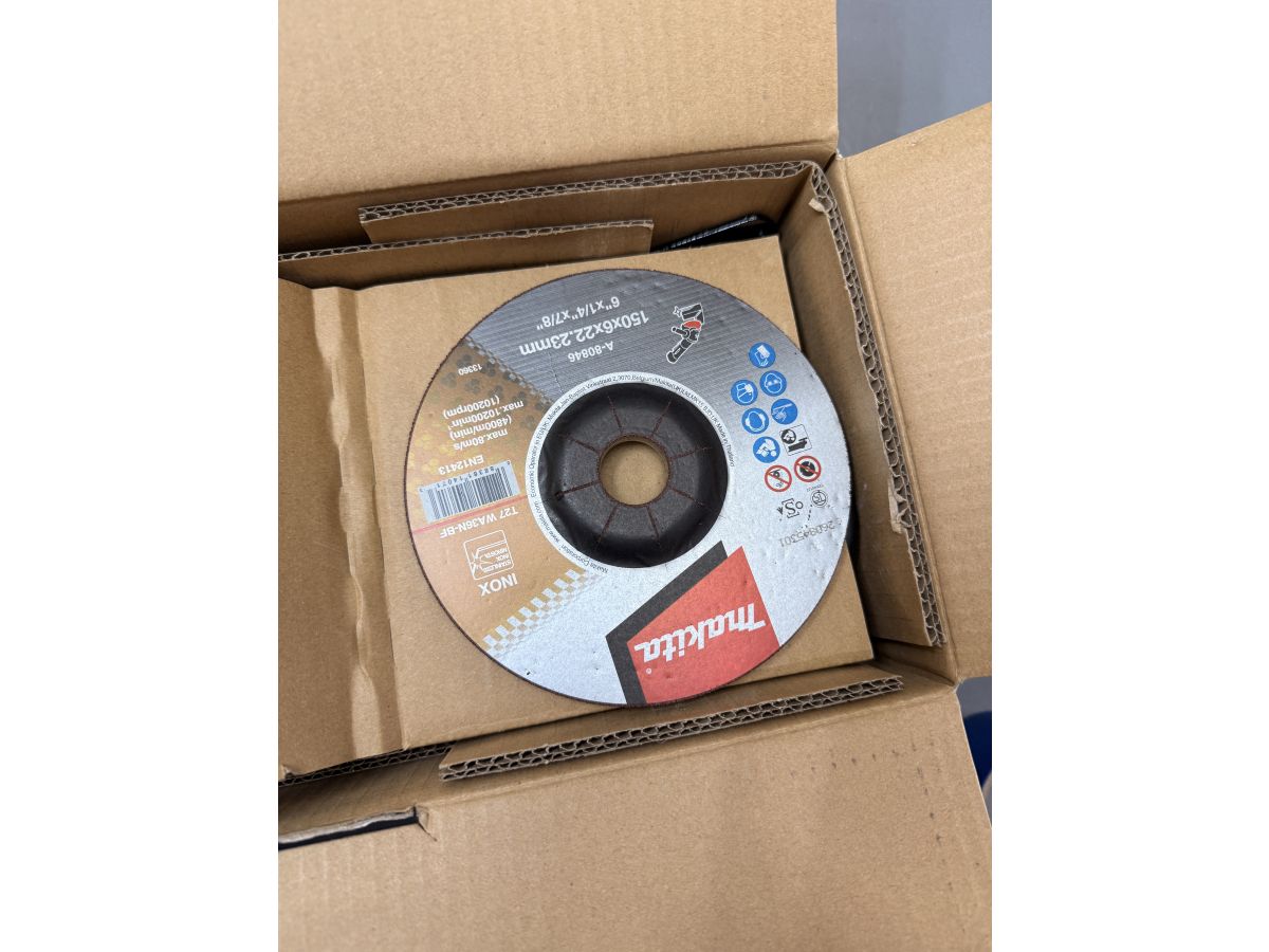 Одноручная углошлифмашина MAKITA GA 6021 C в кор. уцененный (0329097720)