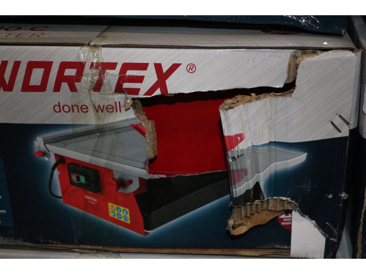 Плиткорез электрический WORTEX TC 1880 C в кор. 600 Вт, 180 мм, 2800 об. мин., глубина до 34 мм уц