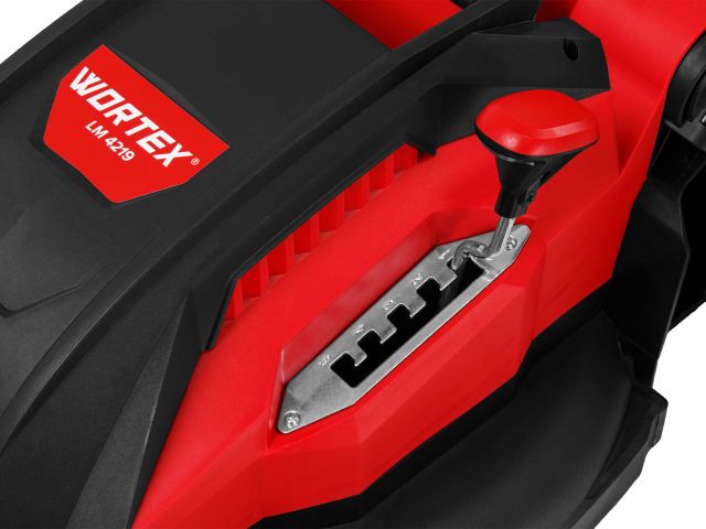 Газонокосилка электрическая WORTEX LM 4219 1800 Вт, шир.43 см, БЕСЩЁТ.ДВИГ. (1800 Вт асинхронный двиг., 43 см, выс. 25-75 мм, травосборник 5