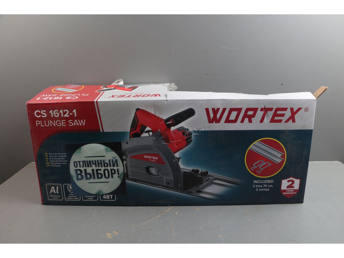 Циркулярная пила погружная с шиной 1,4 м WORTEX CS 1612-1 в кор. 1200 Вт, до 59 мм, 6000 об/мин уц