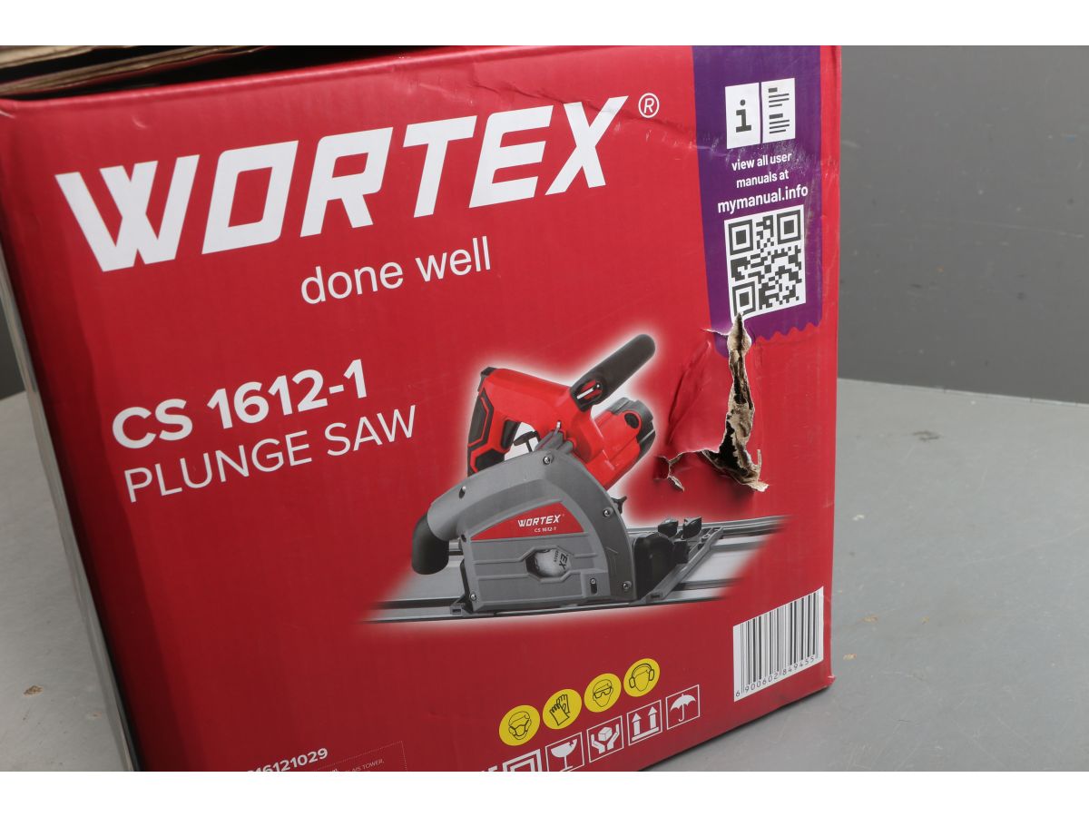 Циркулярная пила погружная с шиной 1,4 м WORTEX CS 1612-1 в кор. 1200 Вт, до 59 мм, 6000 об/мин уц