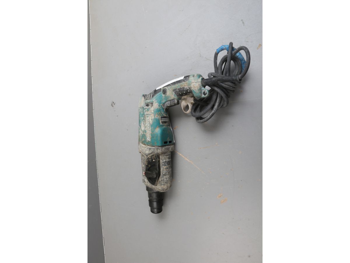 б/уПерфоратор MAKITA HR 2470 в чем. уцененный (1110794245)
