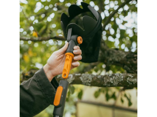 Черенок алюминиевый телескопический М 119-174см OneClick FISKARS