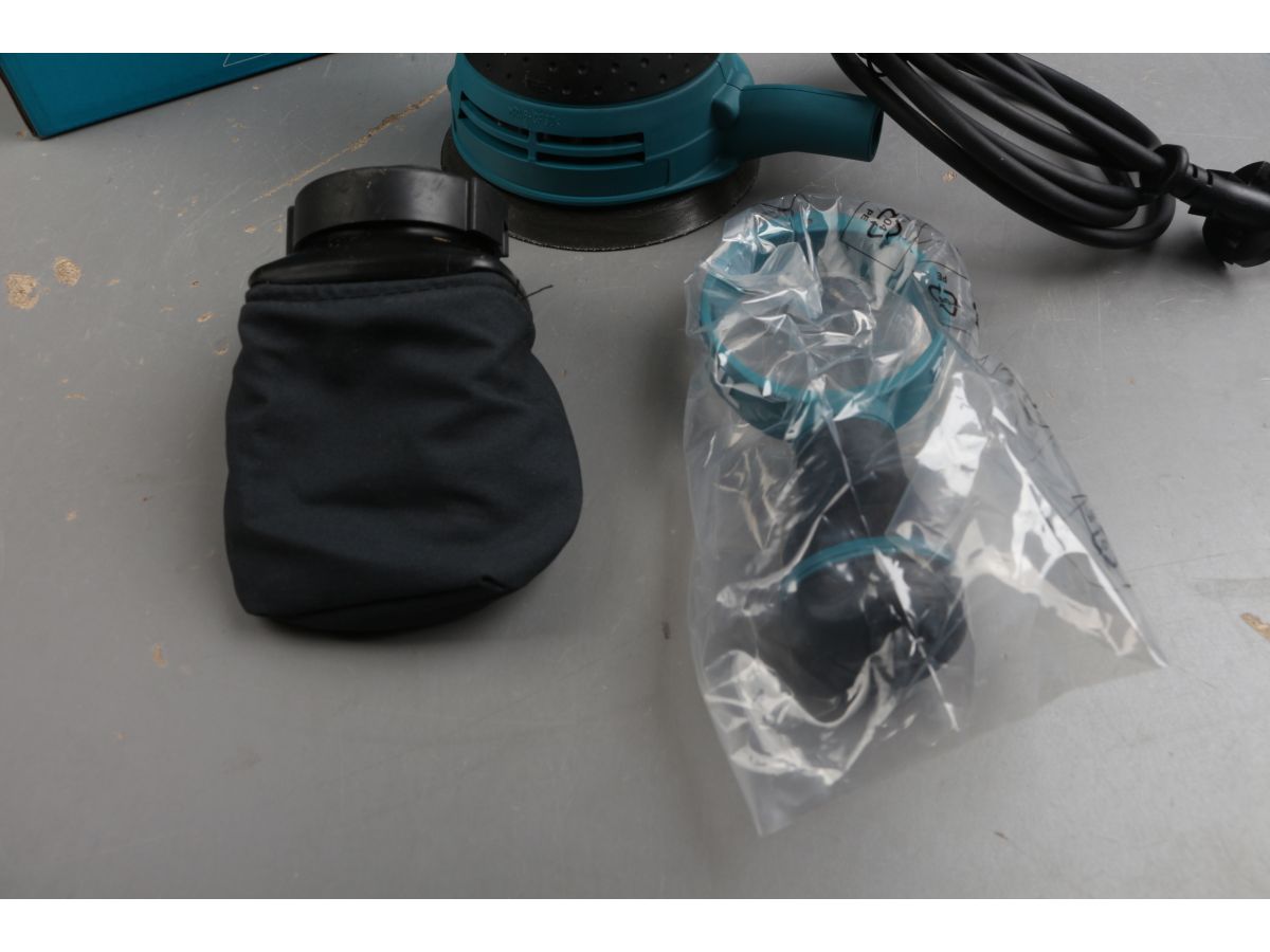 Эксцентриковая шлифмашина MAKITA BO 5041 в кор. уцененный (4214801304)
