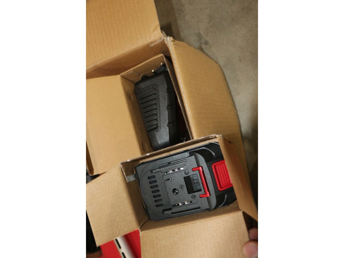 Триммер аккум. WORTEX TB 2818 ALL1 XLT SET 18В, шир.скаш.300 мм, авт.подача лески, леска 1.6 мм уц