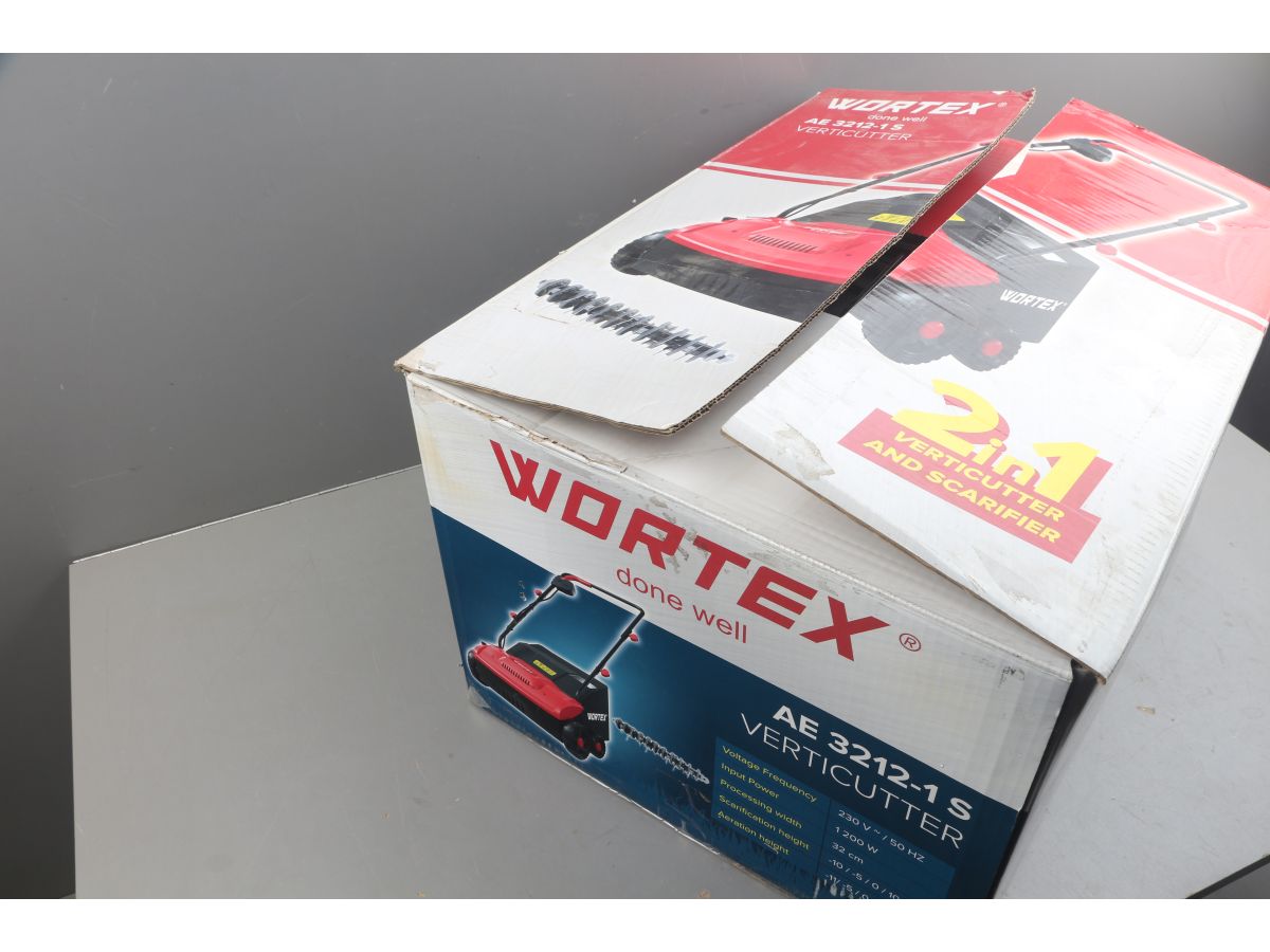 Аэратор/скарификатор WORTEX AE 3212-1 S 1200 Вт, шир. 32 см, ножи/скобы уцененный (5874220880)
