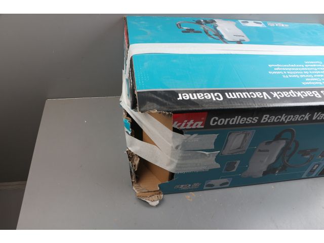 Аккум. пылесос MAKITA LXT DVC 660 Z в кор. уцененный (6982442396) (18+18 В, БЕЗ АККУМУЛЯТОРА, 6.00 л, класс: L, самоочистка: нет)