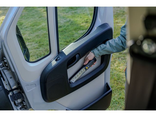 Фонарь-переноска аккумуляторный 300Лм, Brennenstuhl HL 300 AD (с ручной зарядкой (динамо), магнитом, крючком, USB)